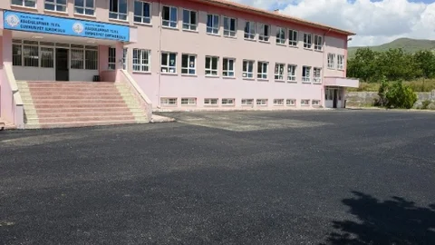Darende'de Yol Yenileme Çalışmaları Başladı