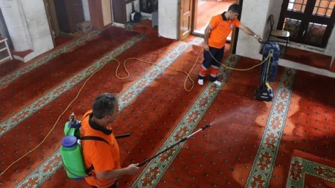 Eyüp'te Cami Temizliği Başladı