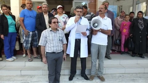 Burhaniye'de Sağlık Çalışanları Tepkili