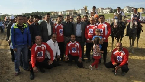 Darıca'da Geleneksel Cirit Şöleni