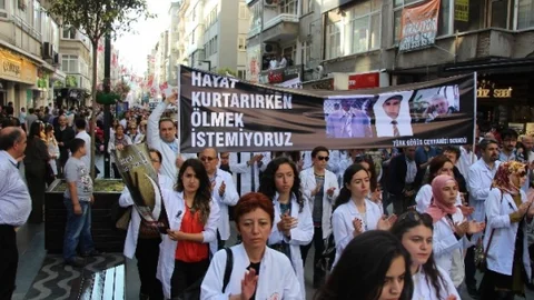 Samsun'da Tabipler Yürüyüş Düzenledi