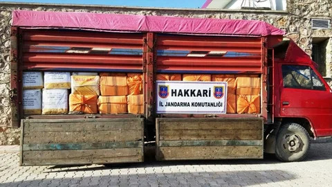 Hakkari'de 4 Ton Kaçak Çay Ele Geçirildi