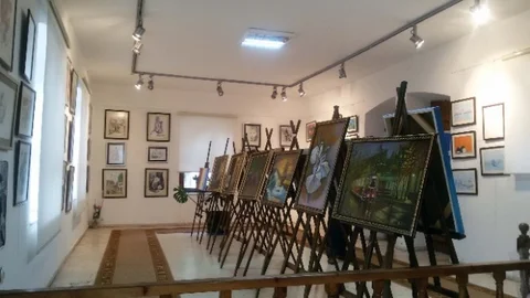 Zehra Çiriş'in Resim Sergisi Açıldı