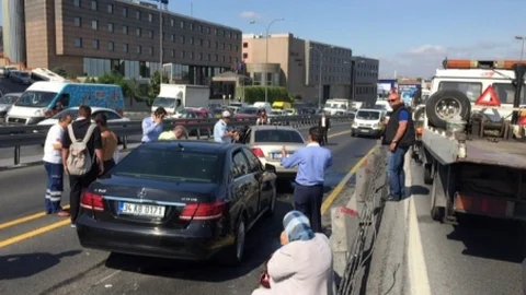 Sefaköy'de Trafik Kazası Yaşandı