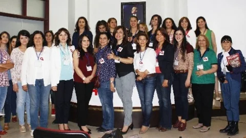 Adana'da Kadın Kurultayı Düzenlendi