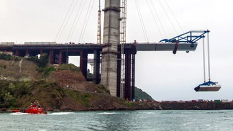 3. Köprüde Çelik Tabliye Montajı Tamamlandı