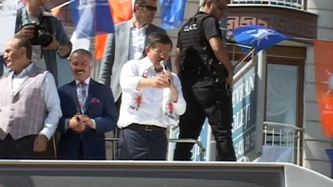 Bayrampaşa'da Davutoğlu'na İlgi Yoğun Oldu