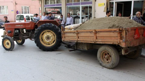 Bursa'da Römork Kazası: İşçi Yaralandı