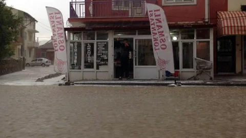 Afyonkarahisar'da Sel Baskınları Oldu