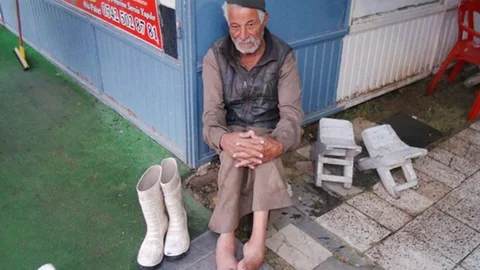 Şanlıurfa Ceylanpınar'da 78 yaşındaki Suriyeli mülteciye Kaymakamlık destek oldu