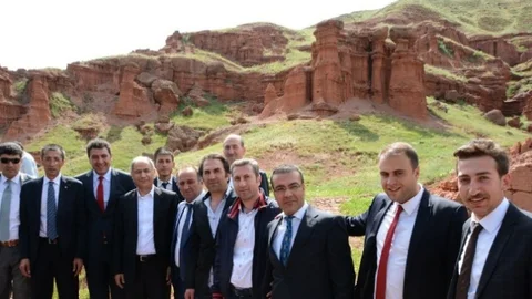 Erzurum'da Efkan Ala'ya büyük ilgi