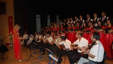 Adıyaman'da 5 Dilde Konser