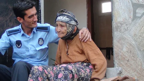Balıkesir'de 105 yaşındaki Durdu Nine uzun yaşamanın sırlarını paylaştı