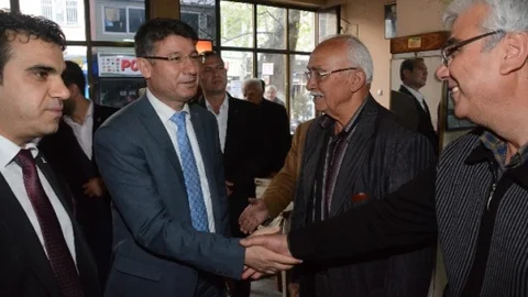 Fikret Yeni, Adana'da AK Parti'ye destek istedi