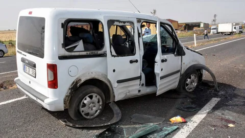 Siverek'te polis aracı kaza yaptı