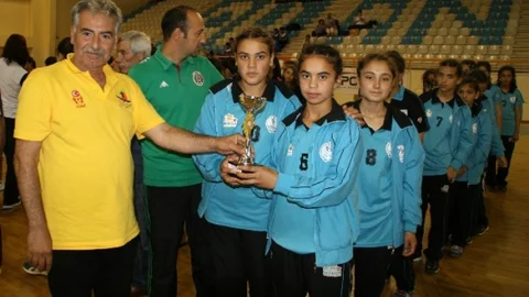 Okullararası Yıldızlar Hentbol Türkiye Finalleri Adana'da tamamlandı.