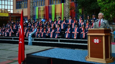 Adana'da mezuniyet coşkusu yaşandı