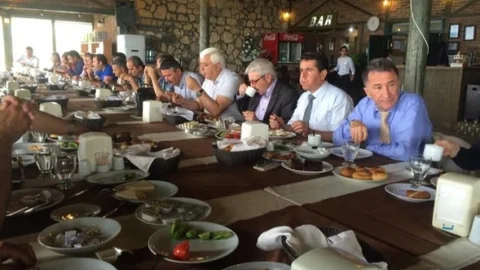 Balıkesir Edremit'te muhtarlarla toplantı yapıldı