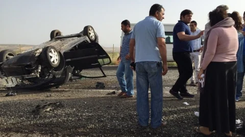 Batman'da otomobil takla attı, 3 kişi yaralandı