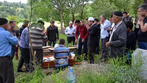 Samsun Vezirköprü'de beşikten düşerek hayatını kaybeden 10 aylık Bahar bebek defnedildi