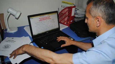 Amasya'da öğretmen Menderes Keten, CHP'nin "Merkez Türkiye projesi"nin kendisine ait tez çalışmasından alıntı yapıldığını öne sürdü.