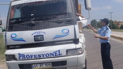Kartepe'de hafriyat kamyonlarına yönelik denetimler devam ediyor