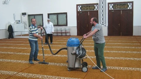 İzmit'te ibadethane temizlikleri sürüyor