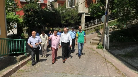 İzmit'te mahalle turları sürüyor