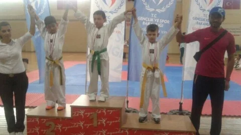 Kocaeli'de Minik Tekvandocular büyük başarı elde etti