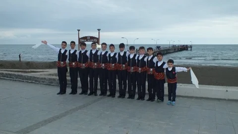 Palandöken Belediyesi Halk Oyunları ekibi, Samsun'da düzenlenen Türkiye Yıldızlar Halk Oyunları Şampiyonası'nda birincilik elde etti.