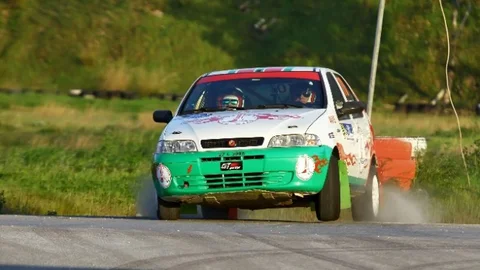 Karşıyaka'da Rüzgar İkinciliği Kutladı