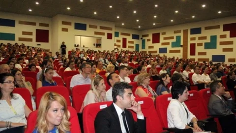 İzmir'de Bahçeşehir Fen ve Teknoloji Lisesi eğitim hayatına başlıyor