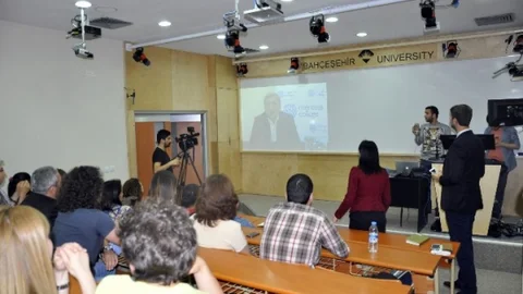 Uğur Okulları, öğrencilerine yurt dışında dil eğitimi sunuyor