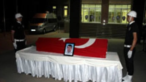 Diyarbakır'da şehit tekniker için cenaze töreni yapıldı