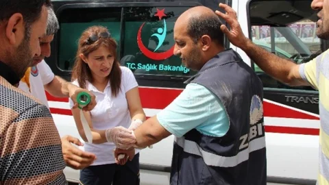 Diyarbakır'da yıkım sırasında gerginlik: 4 zabıta yaralı