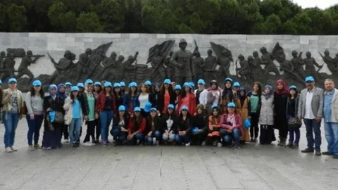 Bartın'da Üniversite Öğrencileri Çanakkale'yi Gezdiler