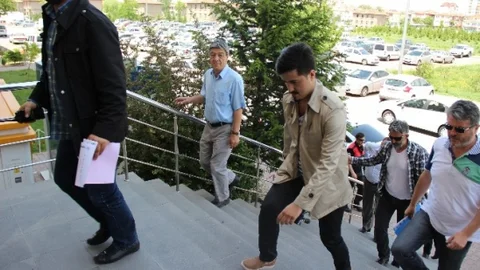 Kayseri'de usulsüzlük iddiasıyla gözaltına alınan zanlı Ankara'dan Kayseri'ye getirildi.