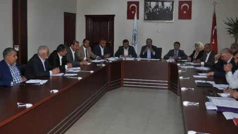Dilovası'nda Başkan Toltar, halkın mağdur olmaması için 2B arazilerinin rayiç bedellerinin uygun seviyeye çekileceğini duyurdu.
