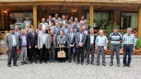 Kayseri Yahyalı'da muhtarlar için bilgilendirme toplantısı yapıldı