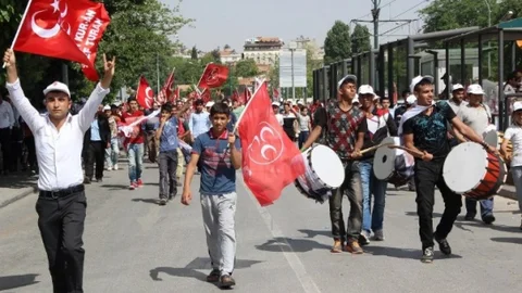 Gaziantep'te MHP Genel Başkanı Devlet Bahçeli'nin mitingi sonrası coşkulu yürüyüş