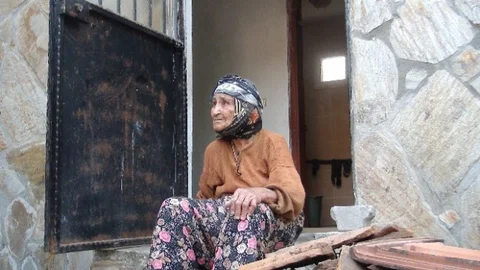 Havran'da 105 yaşındaki Durdu Nine, uzun yaşamanın sırrını paylaştı