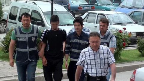 Konya Ereğli'de kuş hırsızlığı yapan iki şüpheli tutuklandı.