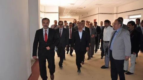 Sivas'ta Miting Düzenleyen Milli Savunma Bakanı Yılmaz