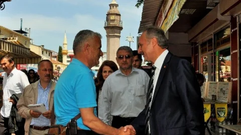 Samsun'da Kamuran Özden, "Hizmetkar olmaya devam edeceğiz" dedi