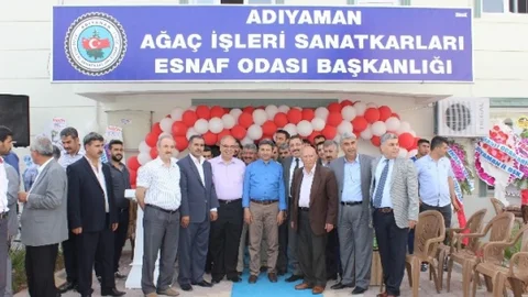 Adıyaman'da Marangozlar ve Mobilyacılar Odası'nın yeni idari binası ve mescidi açıldı.