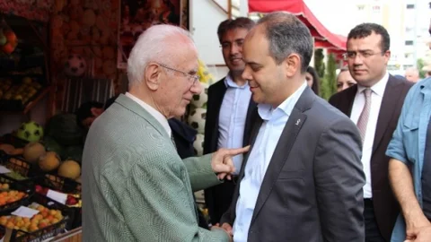 Samsun'da esnaf ziyaretinde bulunan Bakan Kılıç, vatandaşlarla buluştu.