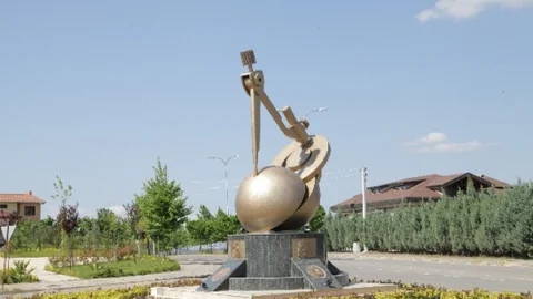 Başiskele'de Yeni Türkiye Anıtı ilgi çekiyor