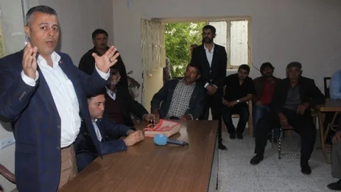 Kayseri'de tarlaları hazineye devredilen köylülerle buluştu