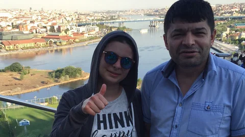 Hollanda'da yaşayan Türk kızı Seyran Turgut'un hayatı ilik nakli bekliyor