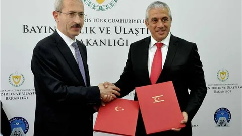 Lefkoşa'da Türkiye ile KKTC arasında sivil havacılık işbirliği protokolü imzalandı.